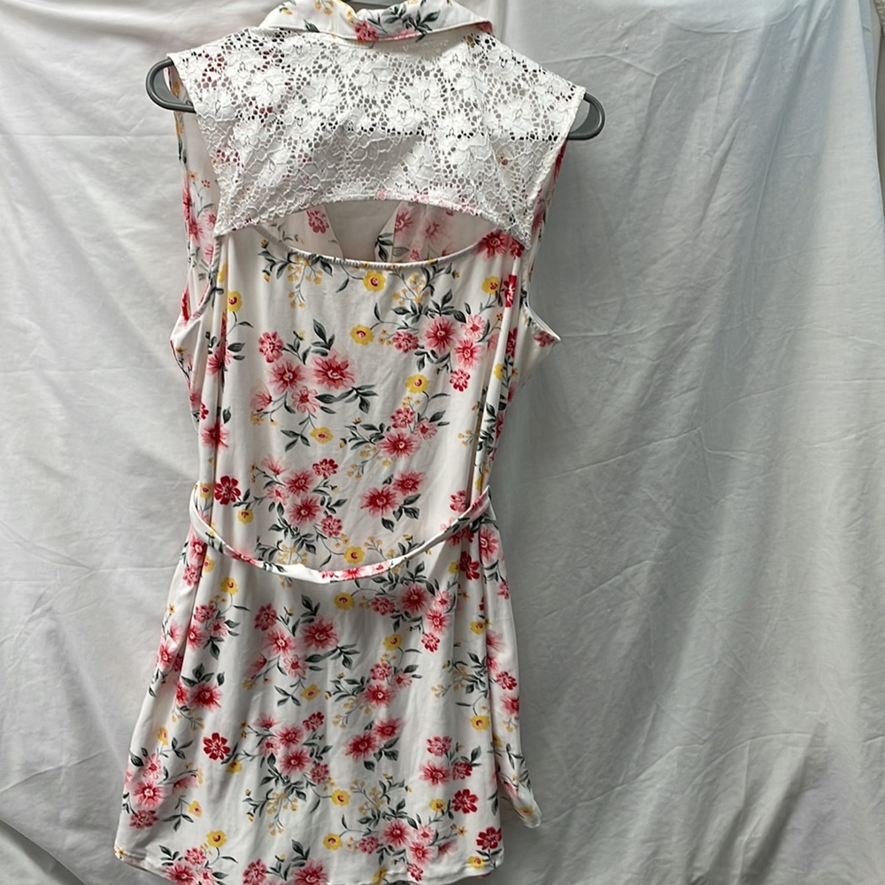 No Boundaries Are Laced Back Button Front Dress /… - image 5